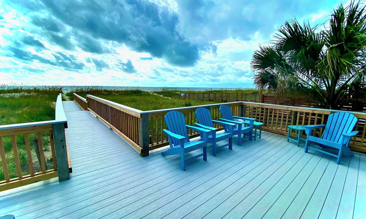 Kure Beach House | OCEANFRONT HOUSE AUG 8-15,15-22 LAST MIN DEALS! Private BEACH ACCESS, HUGE DECK!