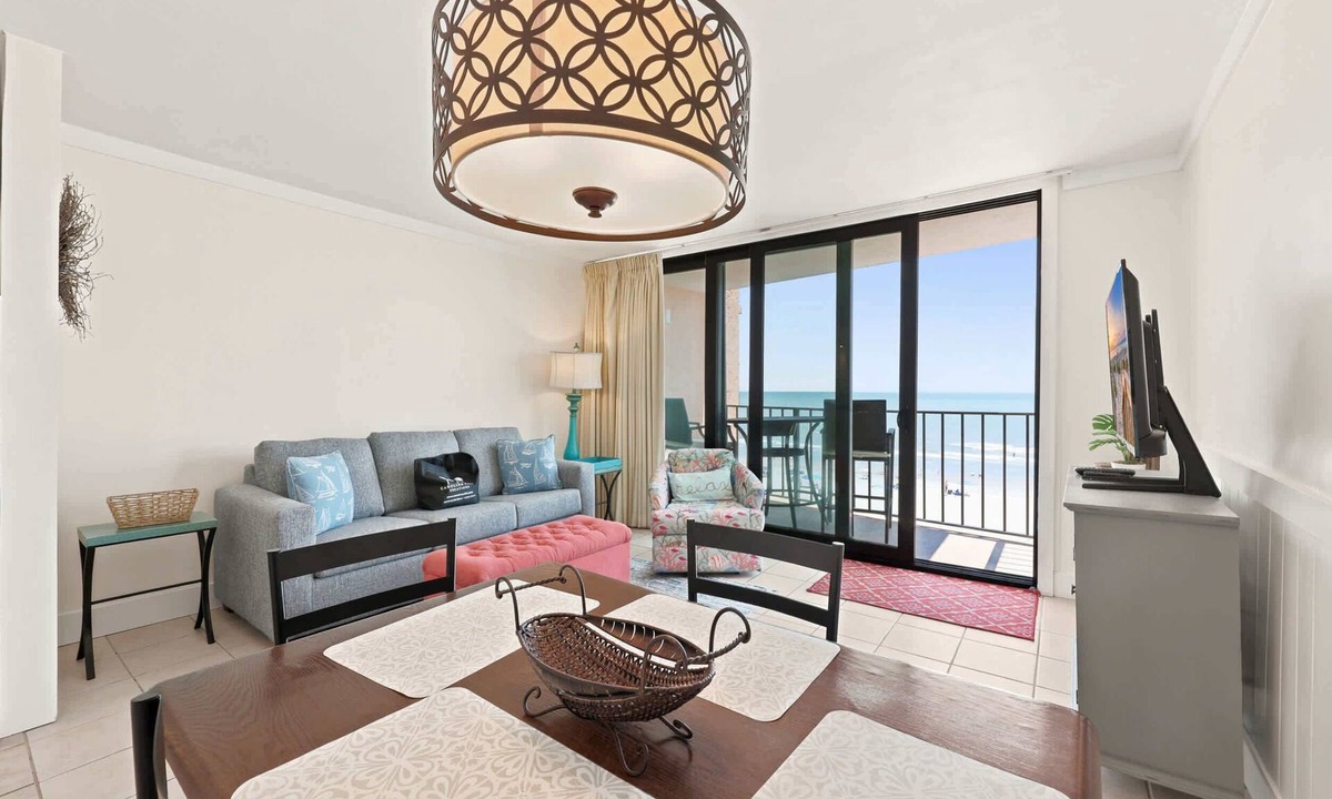 Crescent Beach Condo | Oceanfront in Heart of N Myrtle Beach with Pool
