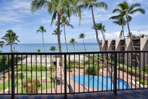 Honokowai House | Oceanfront Lahaina Condo w/Balcony & Pool Access!