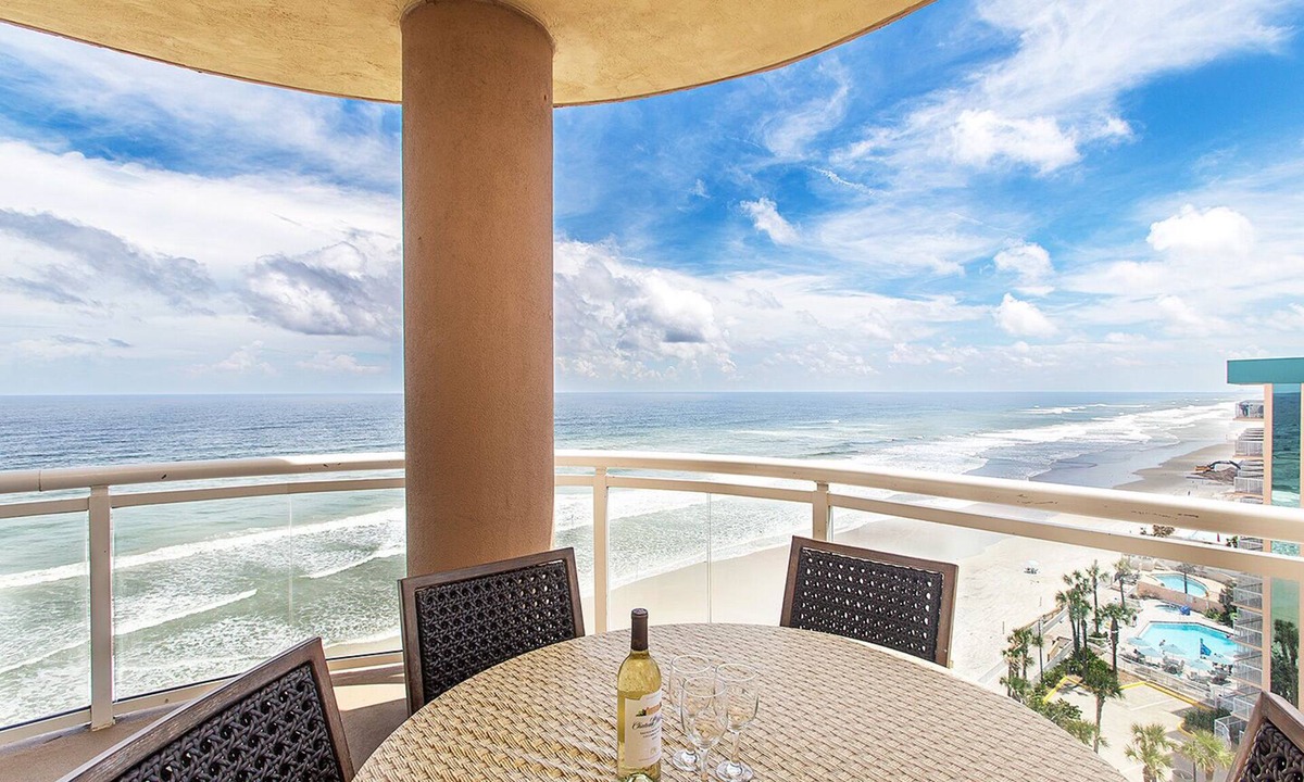 Daytona Beach Condo | Oceanfront luxury 3 bed/bath suites, large balcony