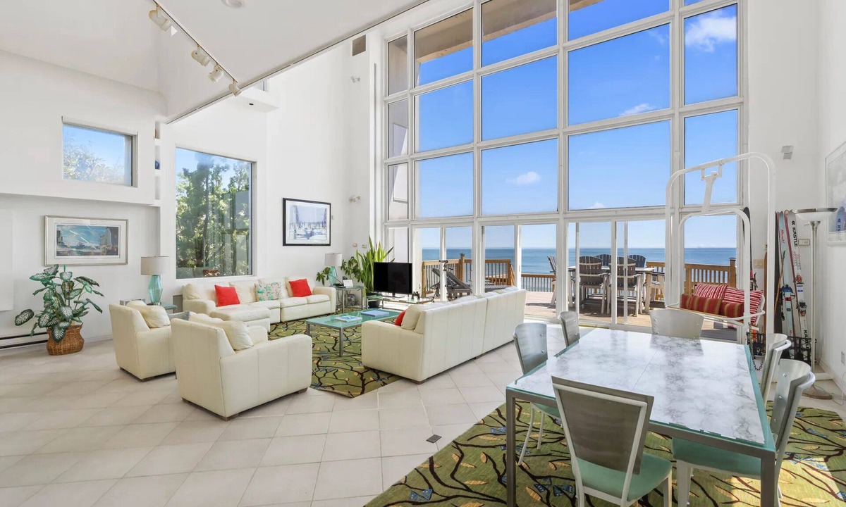 Dam Neck House | Oceanfront Miami Vice House - Sleeps 12 - Hot Tub - Croatan Beach