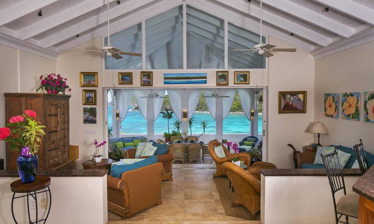Estate Rendezvous and Ditlef Villa | Oceanfront Monte Bay, Fully Air Conditioned! Last minute discount available.Ask!