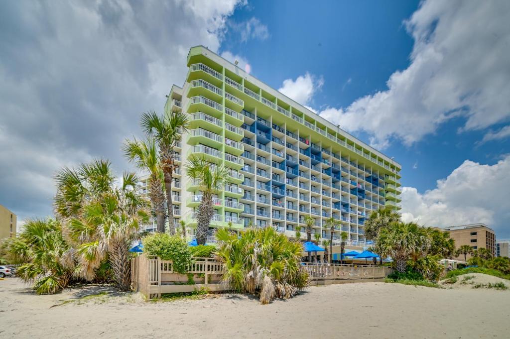 Myrtle Beach Apartment | Oceanfront Myrtle Beach Resort Rental with Balcony!