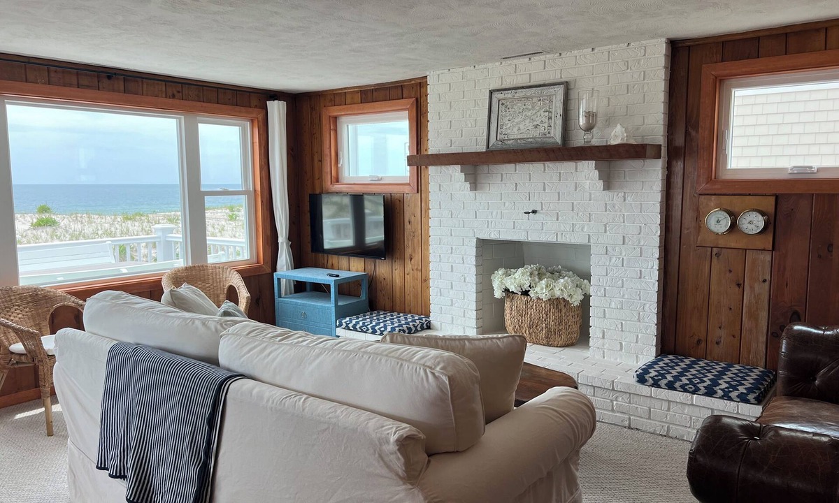 North Beach Haven House | Oceanfront, Newly Renovated, Stunning Views, Clean and Cozy 2nd Floor Duplex