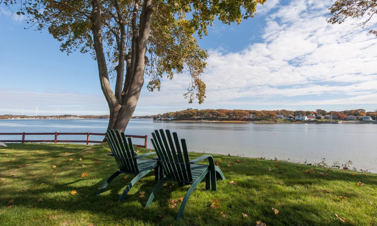 Buzzards Bay House | Oceanfront Newly Renov Beach House. Sunroom, Central A/C, etc. On Buzzards Bay!