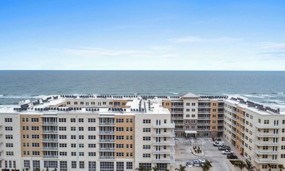 Seabreeze Park Condo | Oceanfront Oasis Daytona Beach 3BR/2BA - Ocean View #327