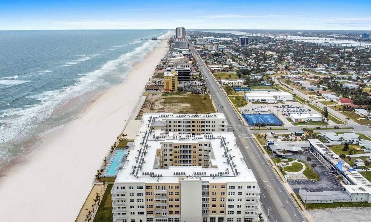 Daytona Beach Condo | Oceanfront Oasis Daytona Beach 1BR/1BA - Courtyard View #338