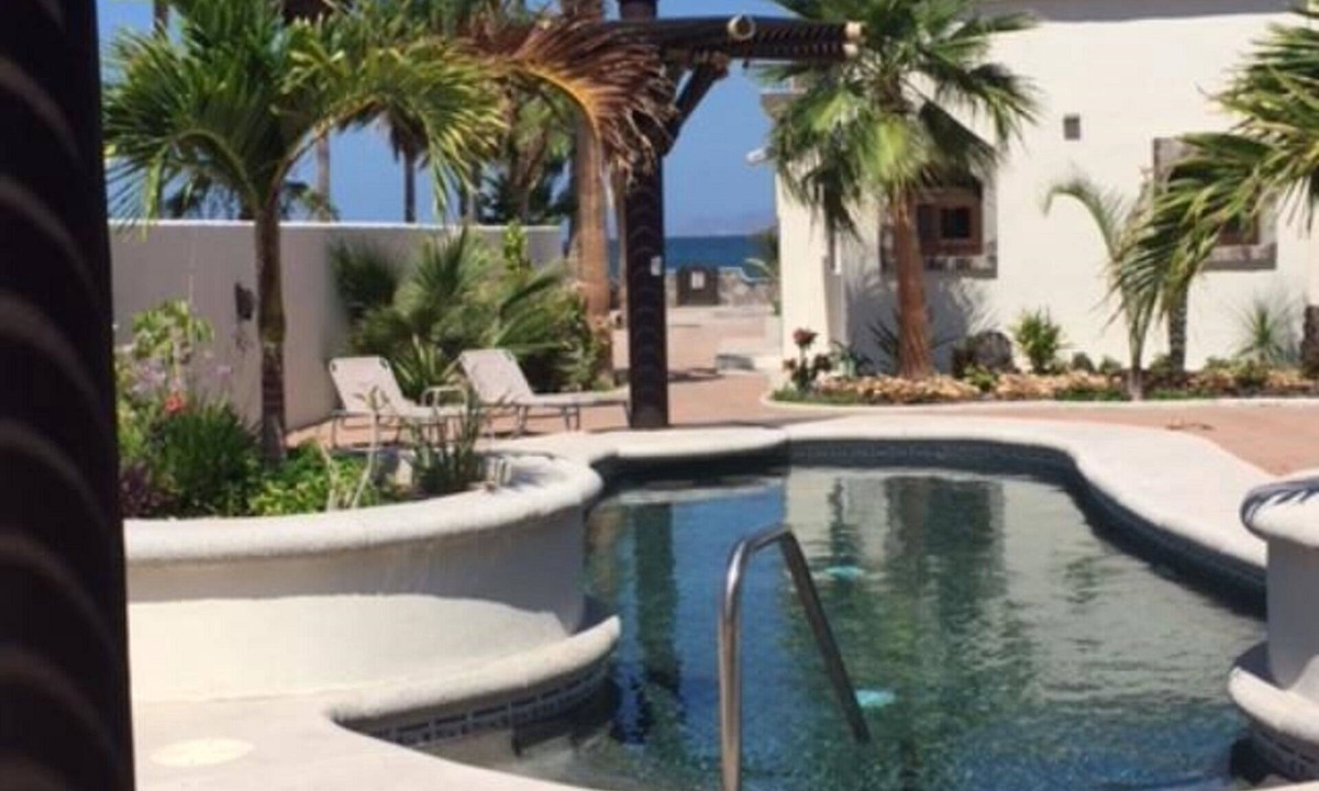 Loreto House | Oceanfront Oasis: Walk to town, Private Pool, Spacious Garden Courtyard