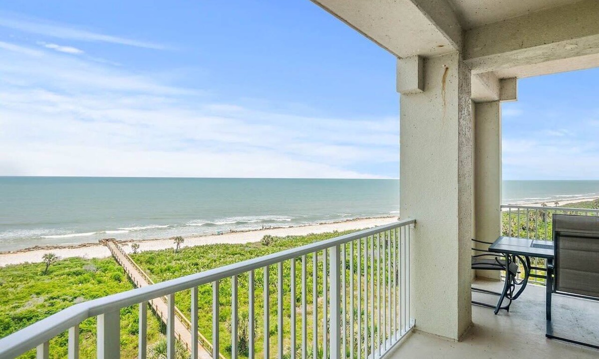 Palm Coast Apartment | Oceanfront Penthouse w/Wraparound Balcony & 3 Pools