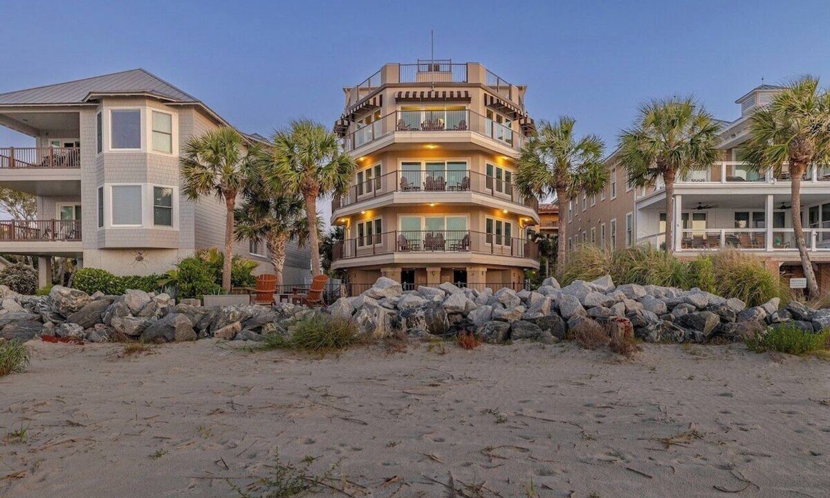 Saint Simons Island Condo | Oceanfront Penthouse with Concierge Service!