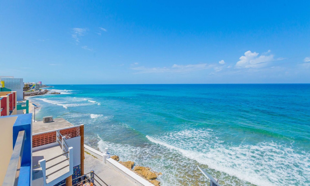 Isla Mujeres Villa | Oceanfront Pool Villa – Walk to Playa Norte