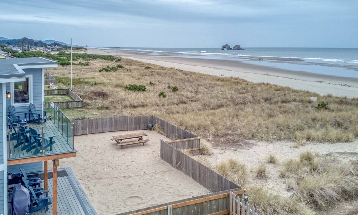 Rockaway Beach House | Oceanfront Private Beach Access Fenced Yard Dog OK