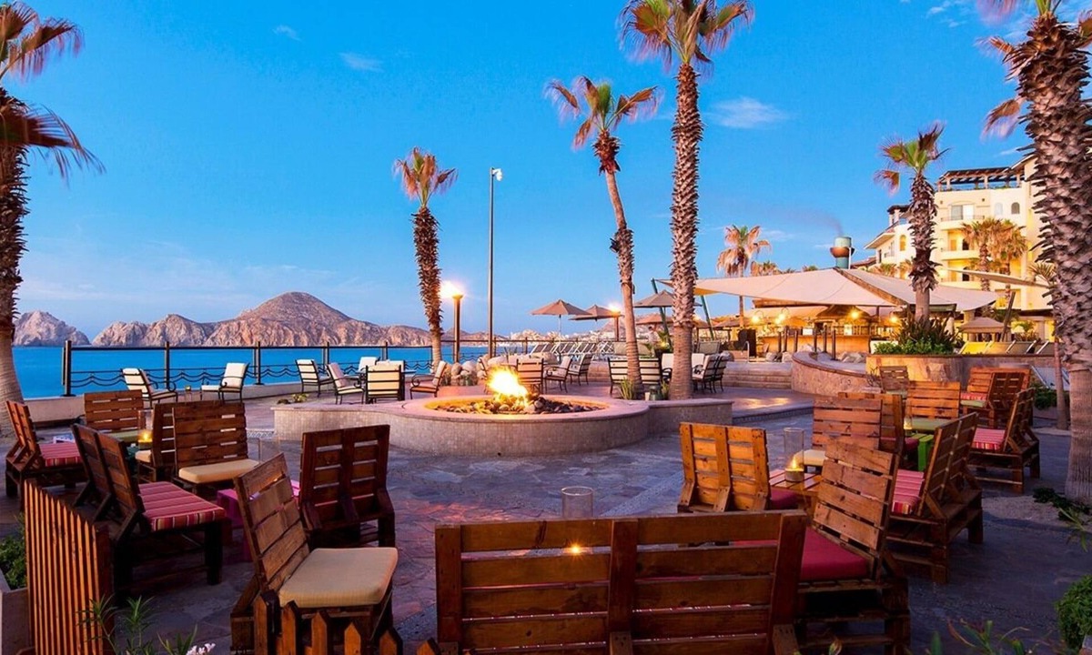 Los Cabos Resort | Oceanfront resort in world famous Cabo San Lucas, walking distance to the Marina