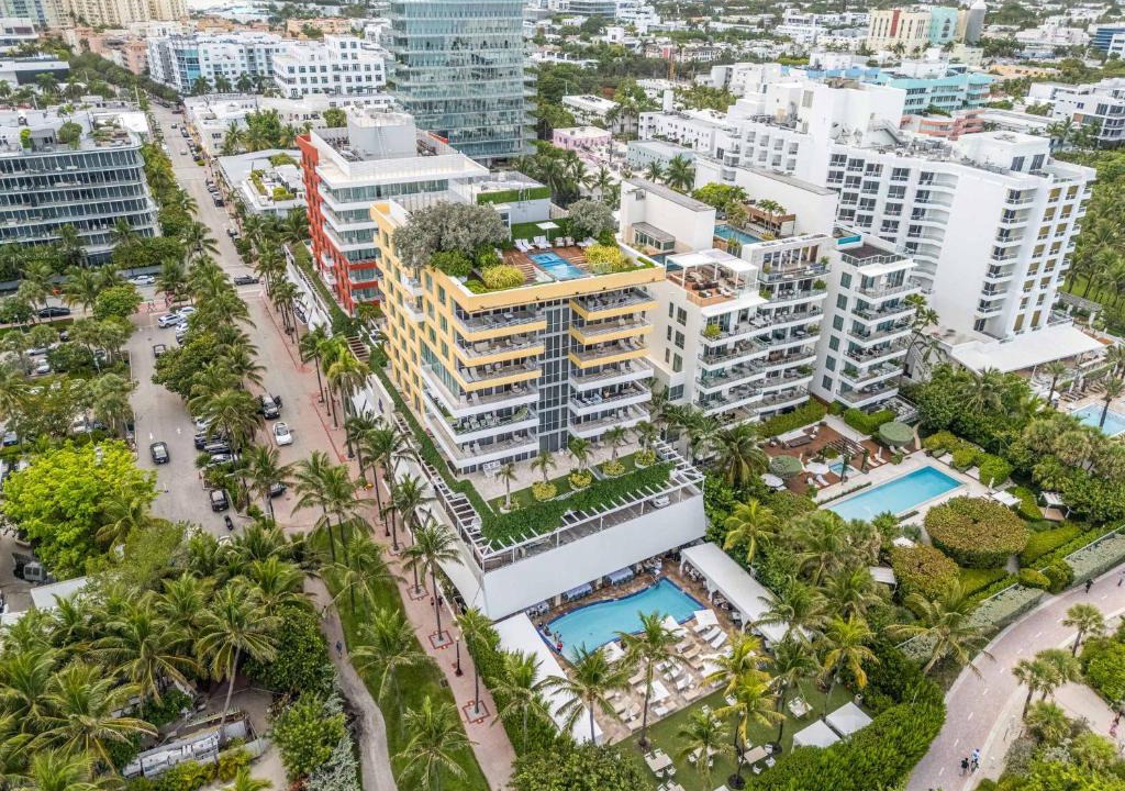 South of Fifth Apartment | Oceanfront Retreat- South Beach Pool Amenities
