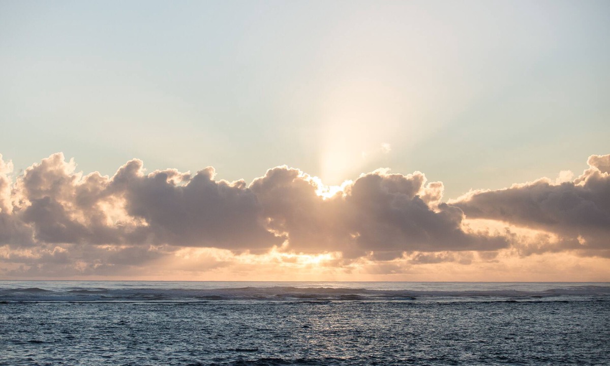 Hauula House | Oceanfront Romantic Couple's Getaway with Private Beach w/Full Living Amenities