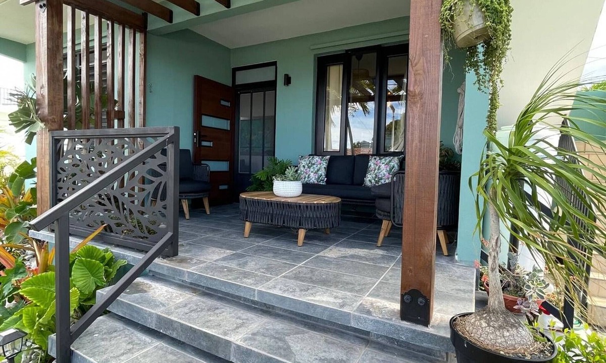 Puente House | Oceanfront Rustic Family Home Fully Equipped for 8