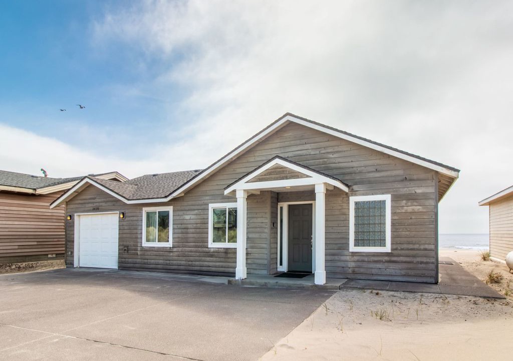 Kiwanda Shores House | Oceanfront Serendipity by the Sea #218