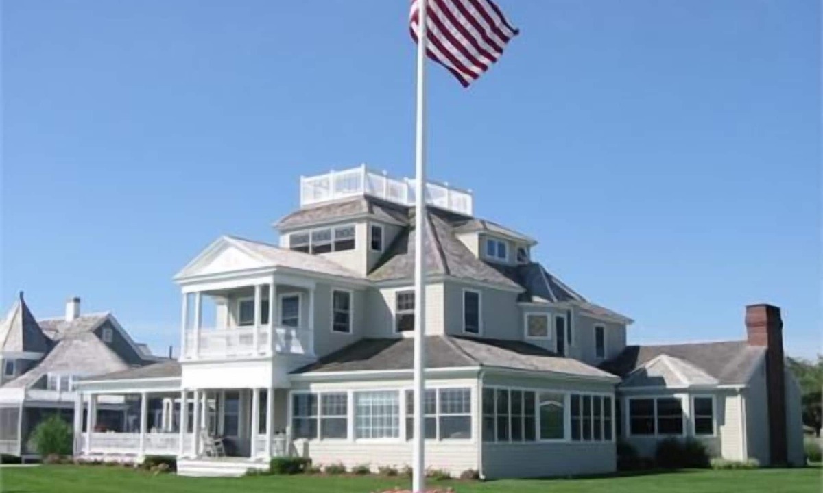 Minot House | Oceanfront Spectacular Historic Home on Minot Beach