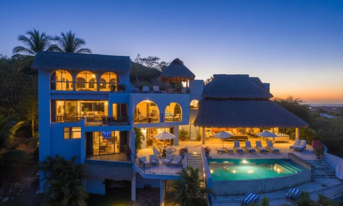 Peninsulas de Santiago Villa | Oceanfront staffed villa in upscale community