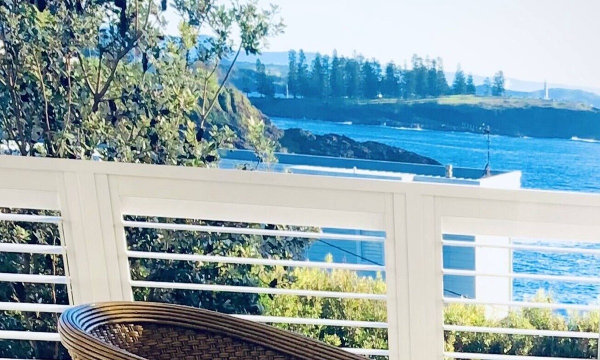 Kiama Apartment | Oceanfront Studio & Coastal Views-Shutters by the Sea