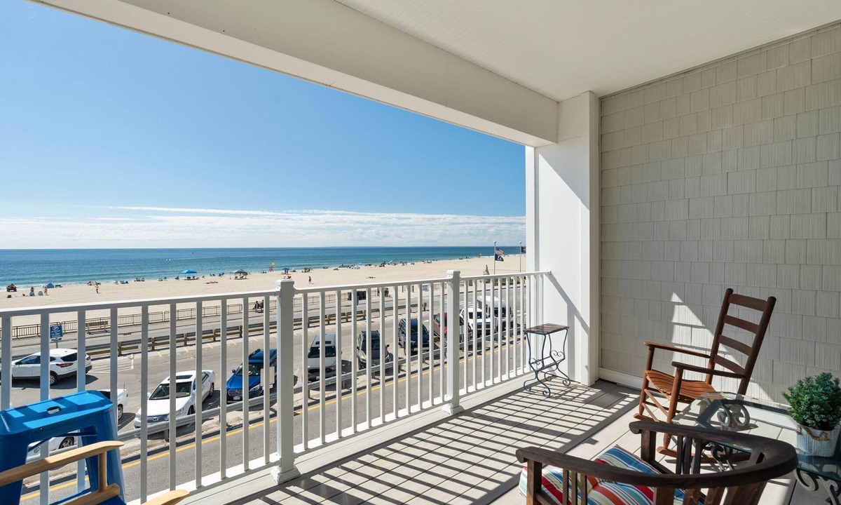 Hampton Condo | Oceanfront Sunrise Retreat - A Two-Bedroom Beach Condo at Hampton Beach