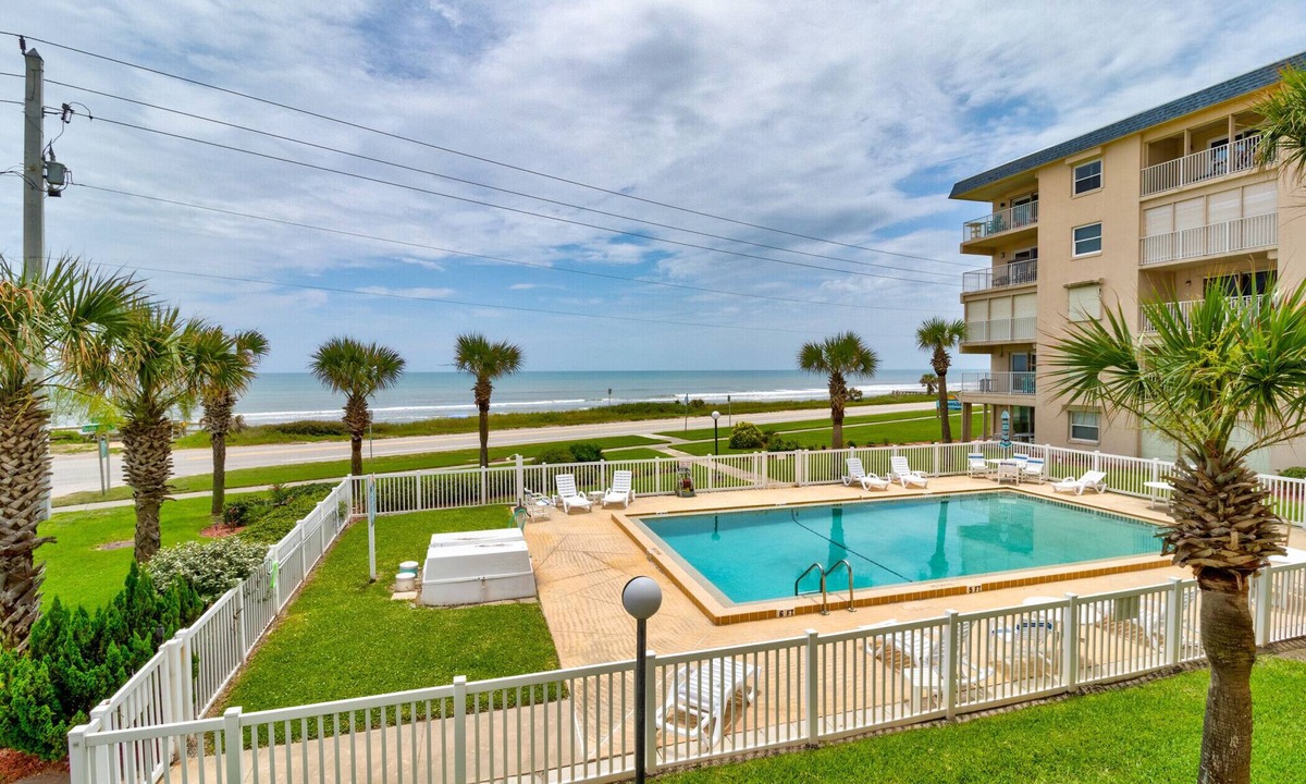 Ocean Breeze Circle Condo | Oceanfront Sunrise 2 Bed 2 Bath Condo with Pool