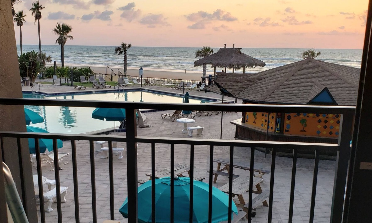Bridgeport Heights Apartment | OCEANFRONT PROPERTY!