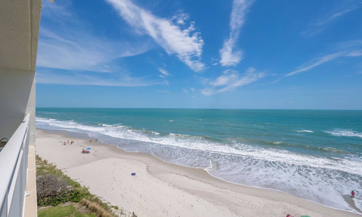 Indian Harbour Beach Condo | Oceanfront 2BR Condo Bright Breezy Beachfront Indian Harbour Beach, 606