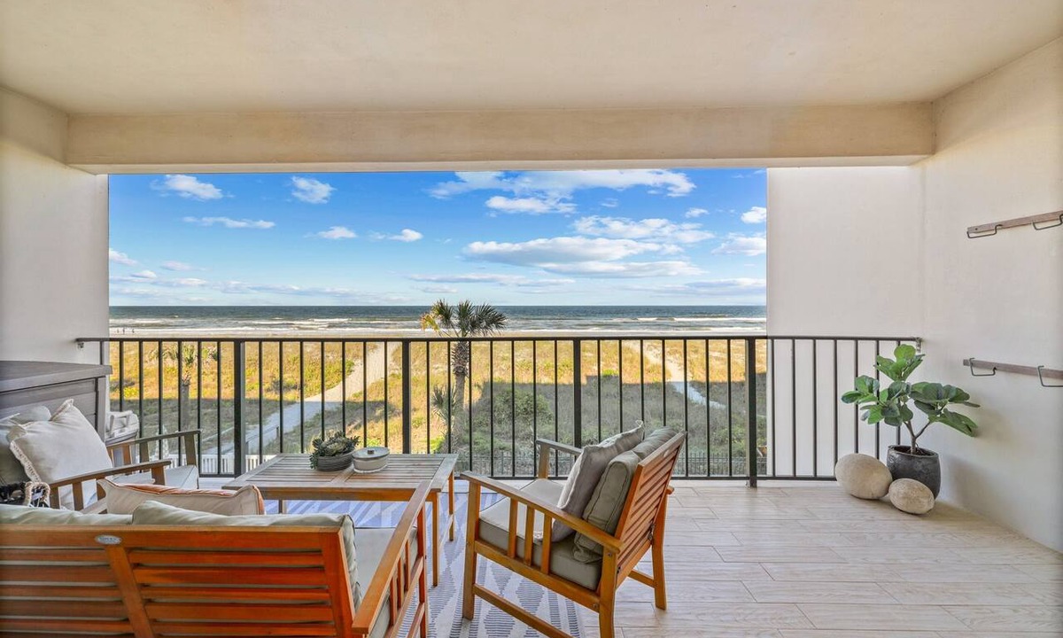 Jacksonville Beach Condo | Oceanfront Villa with Endless Atlantic Views