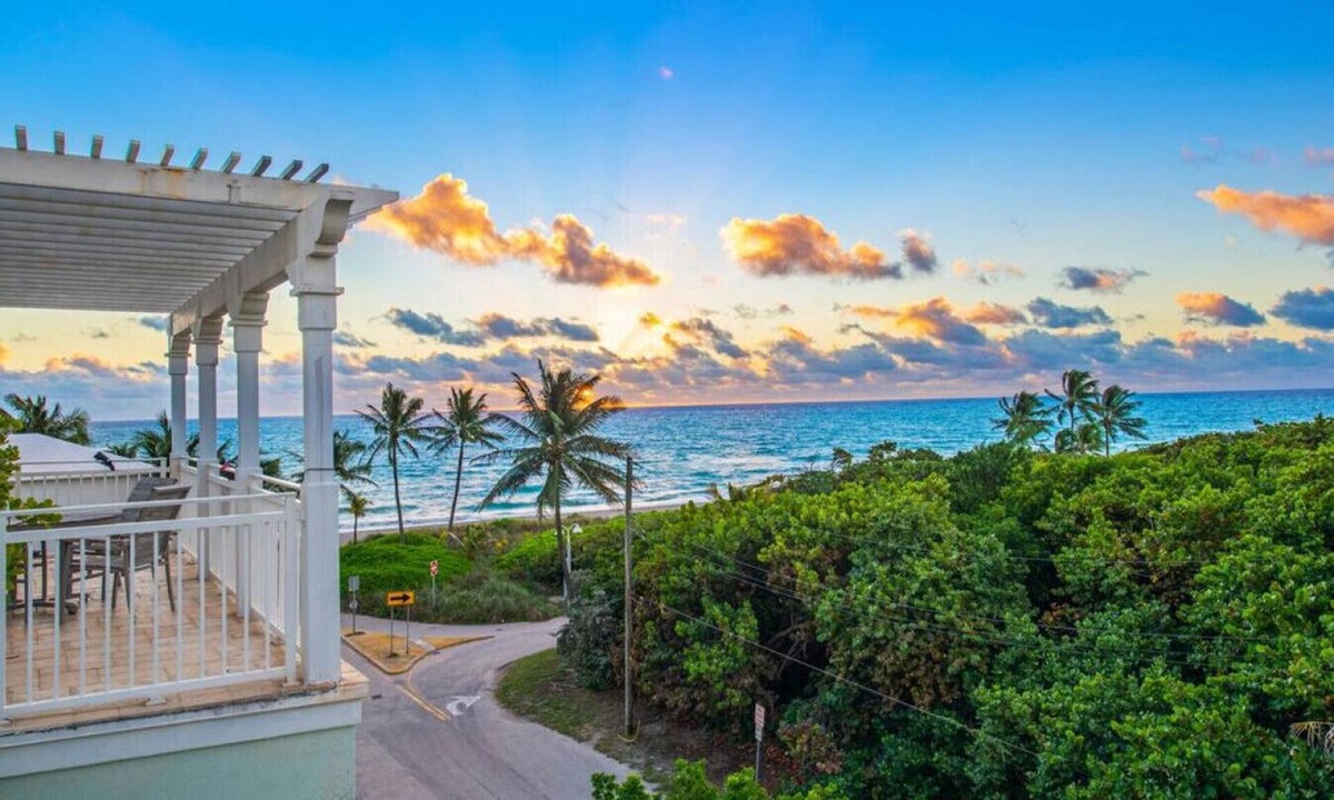 North Beach Villa | Oceanfront villa, steps to beach, rooftop views!
