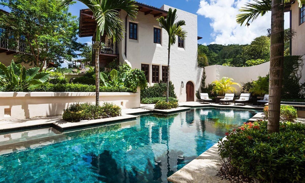 Las Catalinas Villa | Oceanfront Villa with Pool and Beach Club Access - Casa Brewer