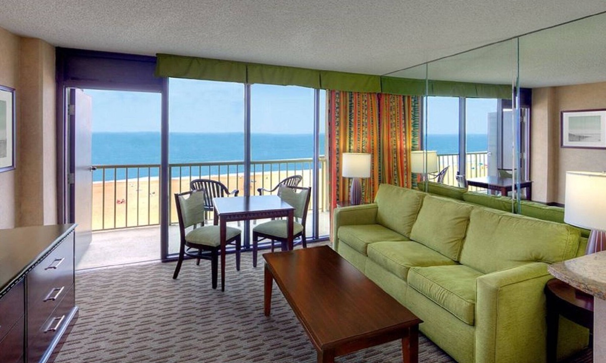 Northeast Virginia Beach Condo | Oceanfront Virginia Beach Quarters Resort 1 bedroom