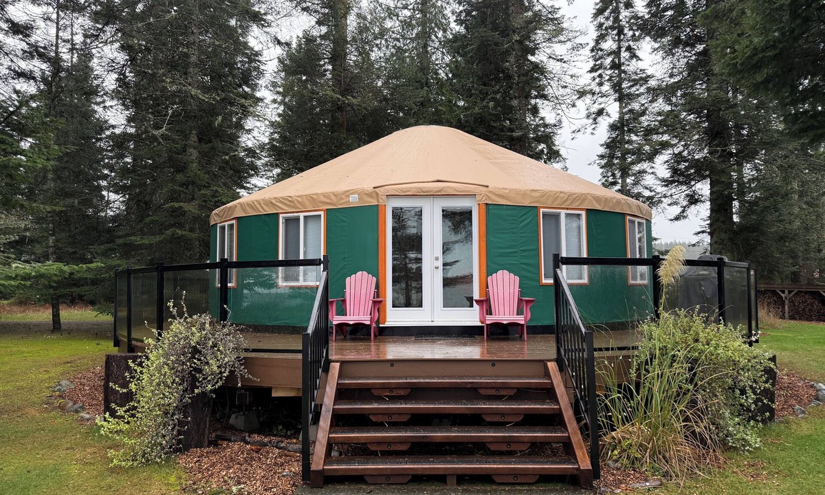 Black Creek Cottage | Oceanfront Yurt Vancouver Island