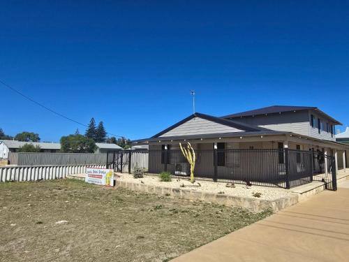 Lancelin House | Oceans Eight