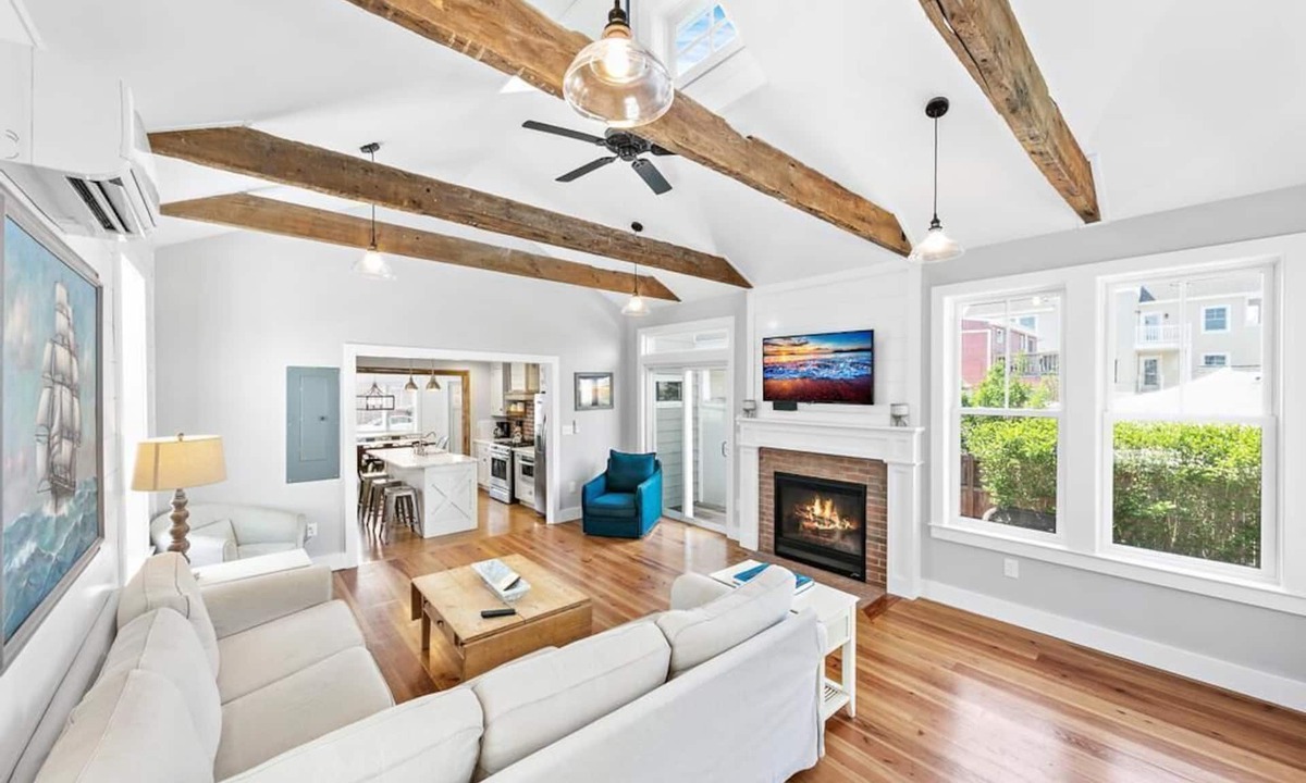 Beach Haven House | Oceanside 6 Bedroom and 4 Bath Home with pool! June 20th week available!