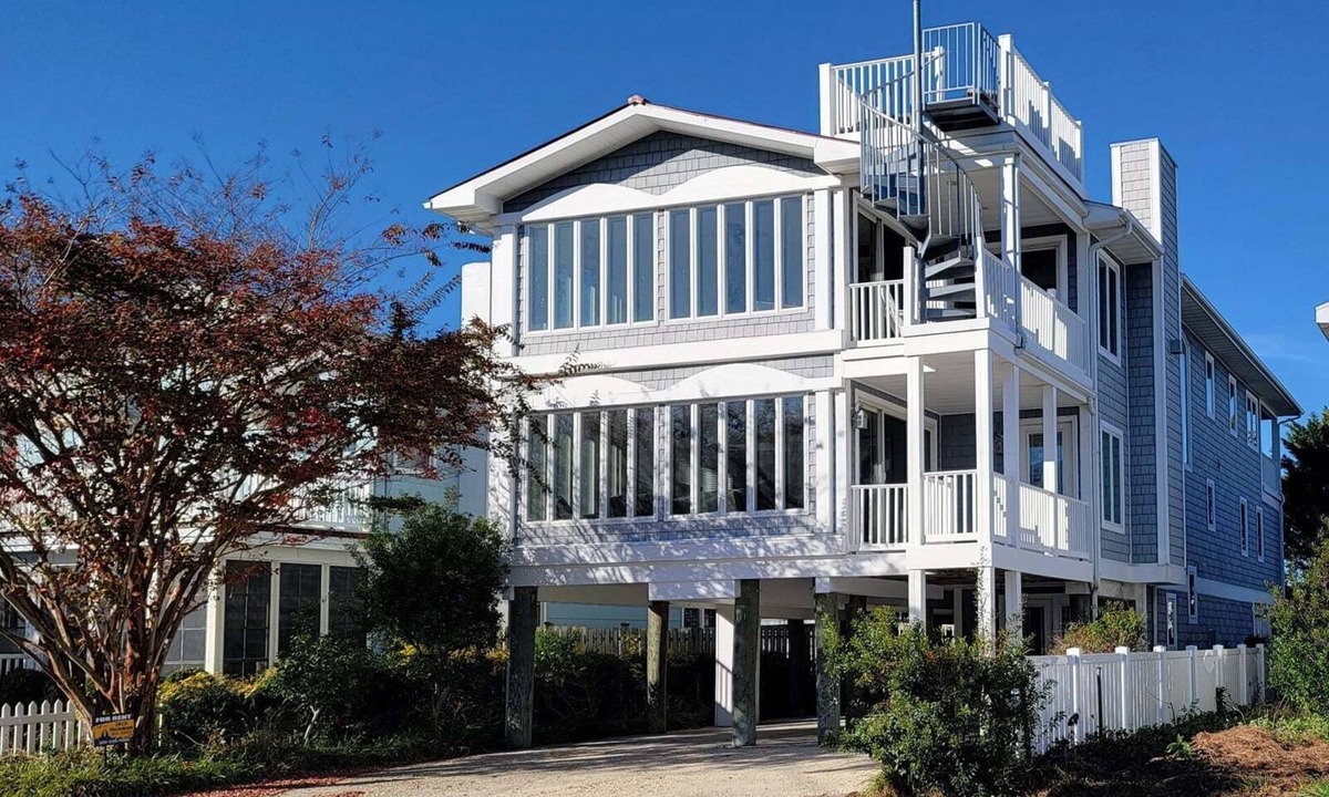Bethany Beach House | Oceanside 8 Bedroom in Bethany - walk to the beach!