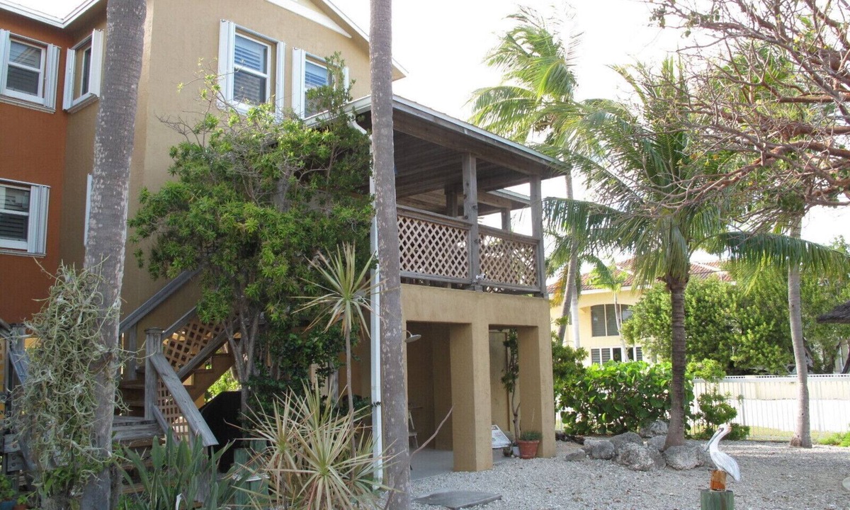 Sunset Cove Condo | Oceanside Cozy 2-bedroom condo/townhouse w/WIFI, AC in Key Largo