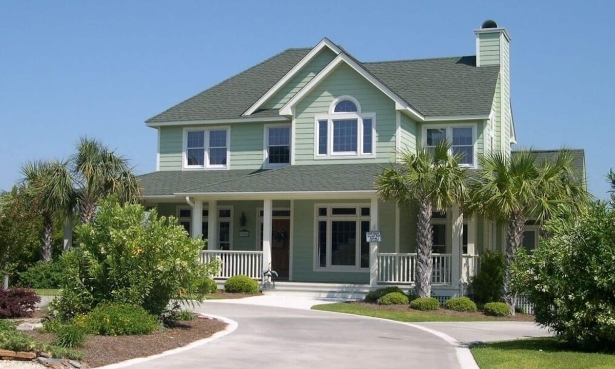 Emerald Isle House | Oceanside Interior Home with Private Pool, Hot tub, Golf Cart, in Dolphin Ridge