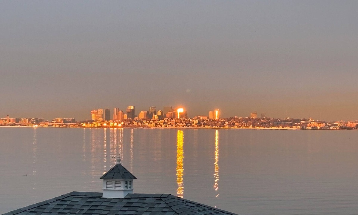 Nahant House | Oceanside quiet getaway close to Boston