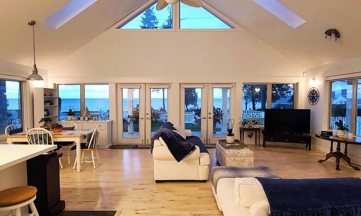 Davis Bay Hotel | Oceanside Villas