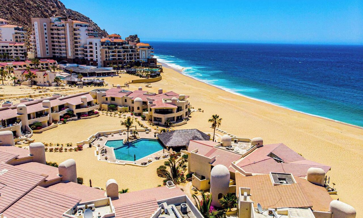 Centro Condo | Oceanview Balcony, Pools & Gym Near Marina