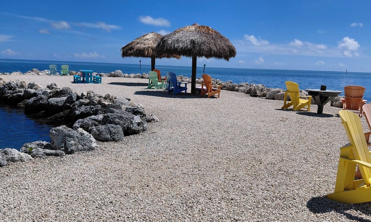 Windley Key House | OCEANVIEW, ISLAMORADA - newly refreshed concrete conch cottage & tiki