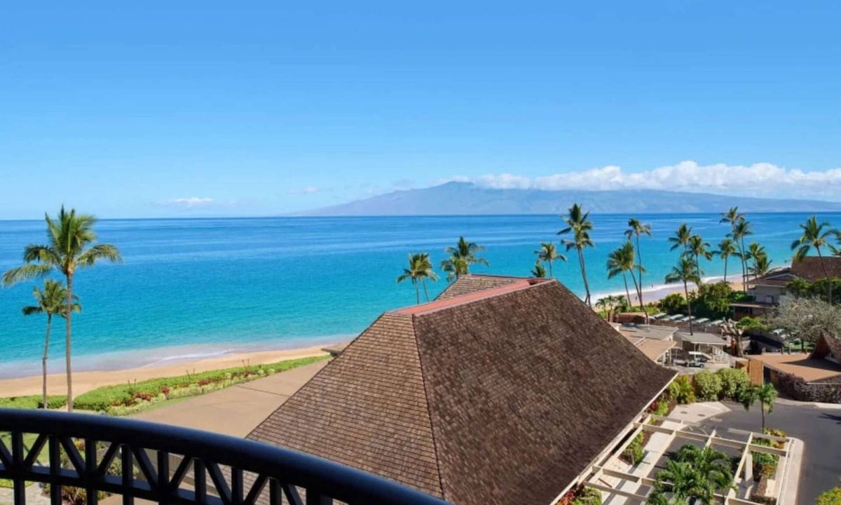 Kaanapali Hotel | Oceanview + Resort Pools, Spa, and Dining