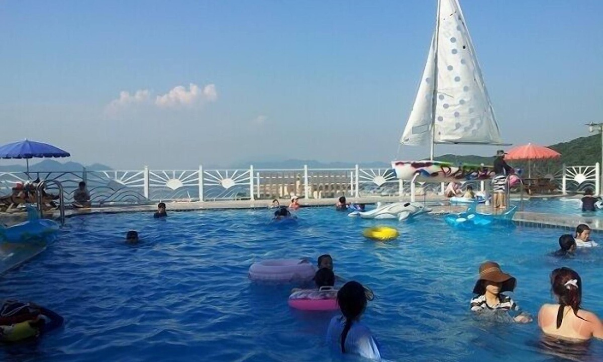 Kunip Hotel | Oceanview Resortel