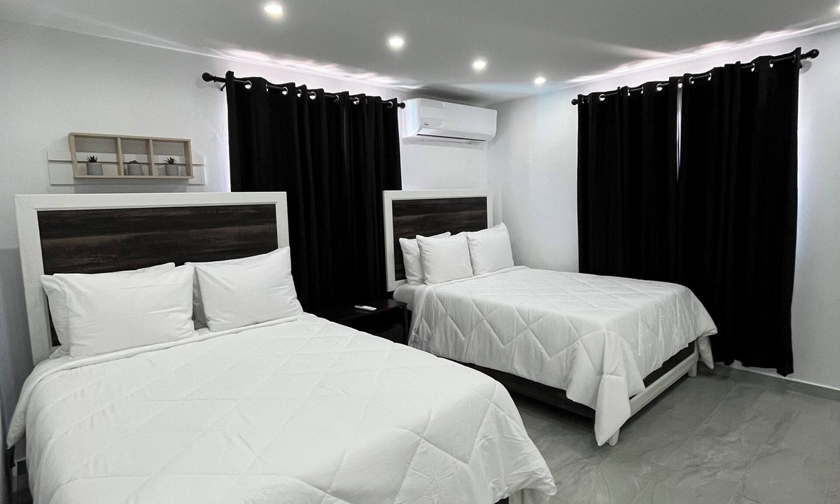 Terranova Apartment | Oceanview Rooftop Escape & Pool