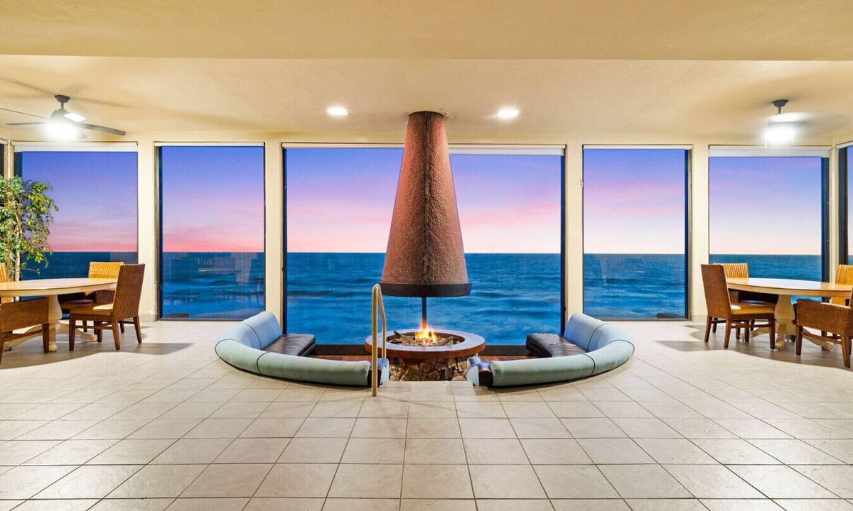 Solana Beach Apartment | Oceanview Solana Beach Getaway with Pool & Hot Tub
