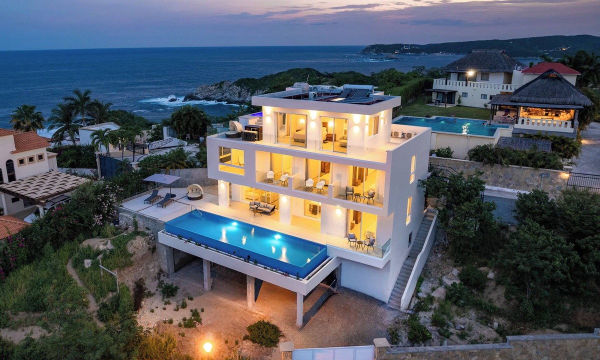 Santa Maria Huatulco Villa | Oceanviews | Infinity Pool & Rooftop Plunge Pool
