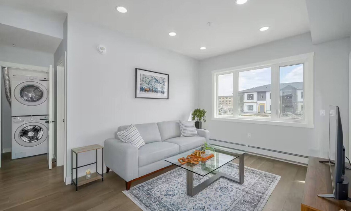 Cochrane Apartment | Ocgrow Reserve
