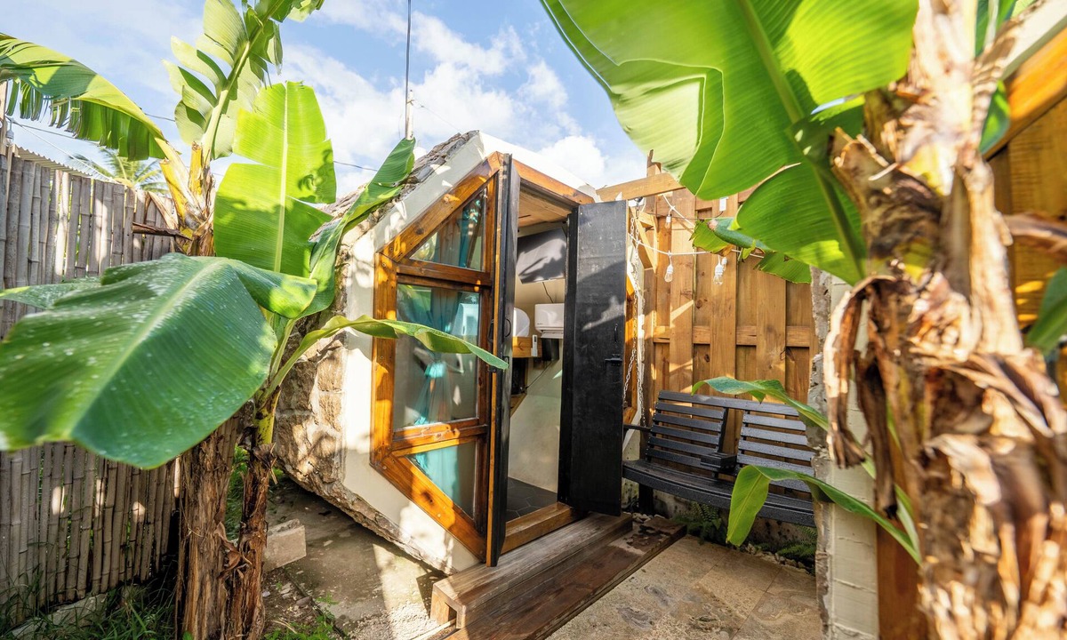 Las Carreras RV Rental | Octagon Cave Home by the Beach!
