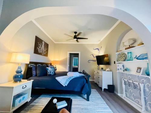 Galveston Apartment | Octopus Suite
